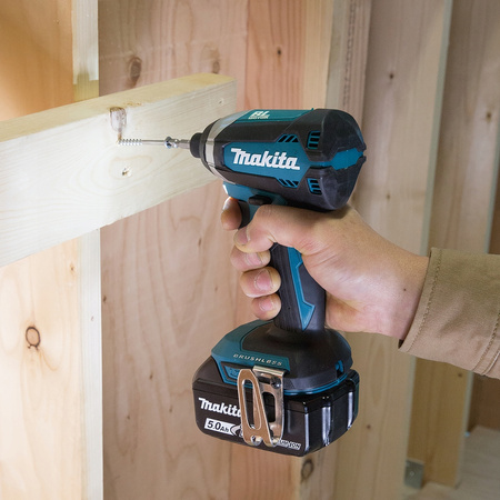 Makita Aku Wkrętarka Zakrętarka 18V LXT 170Nm 2x6Ah BL1860 DC18RC DTD153Z