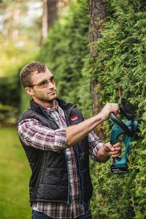 Makita Akumulatorowe Nożyce Do Żywopłotu LXT 18V 520mm 1x5Ah BL1850 DUH523Z